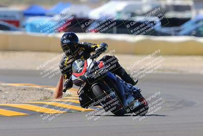 media/Oct-09-2022-SoCal Trackdays (Sun) [[95640aeeb6]]/Turn 2 (1110am)/